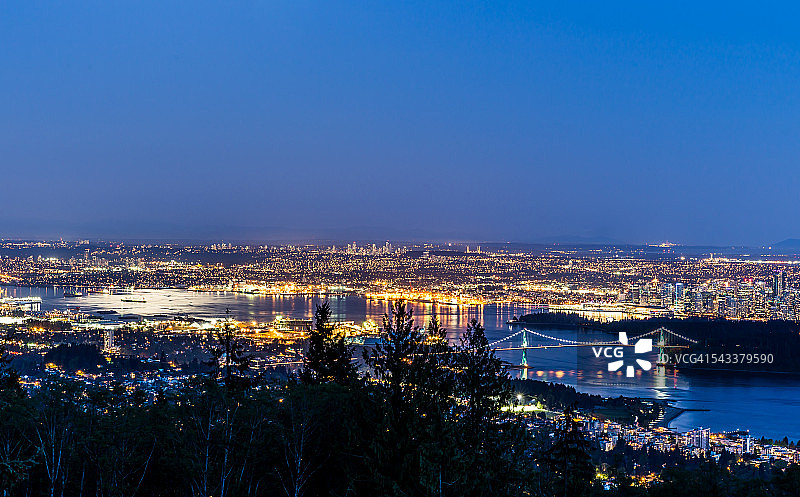 从柏树山看温哥华的夜景图片素材