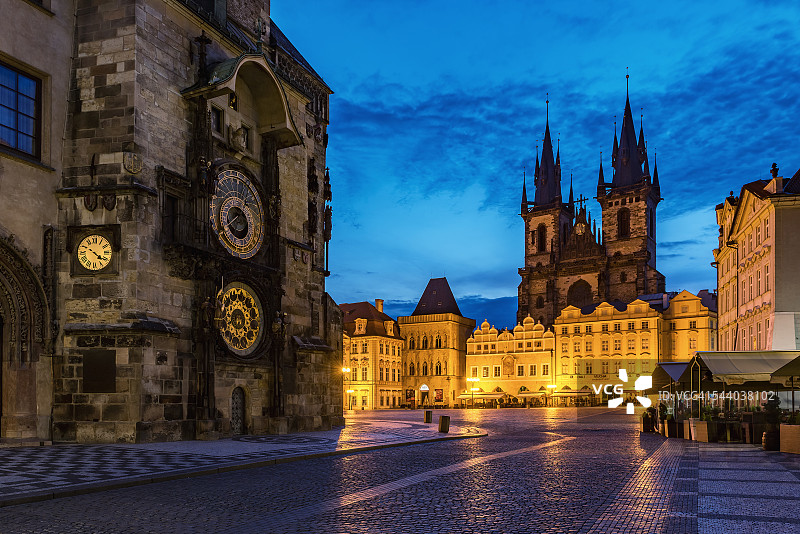 布拉格老城广场和泰恩教堂，捷克共和国图片素材