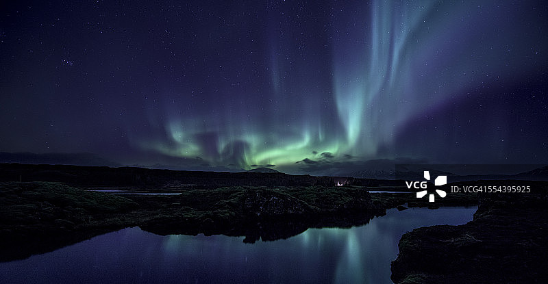 冰岛西尔弗拉裂谷上空的极光图片素材