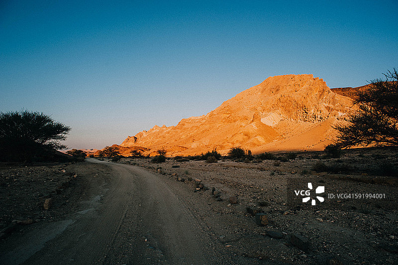 内盖夫沙漠的街道图片素材