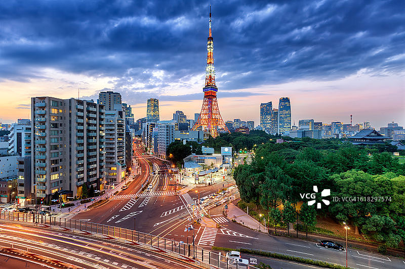 黄昏的东京塔图片素材