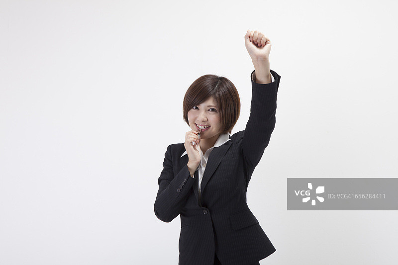 日本公司女员工吹哨图片素材