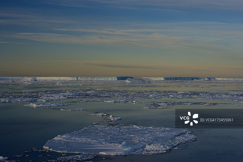 浮冰和冰山，南极半岛，威德尔海，南极洲，极地地区图片素材