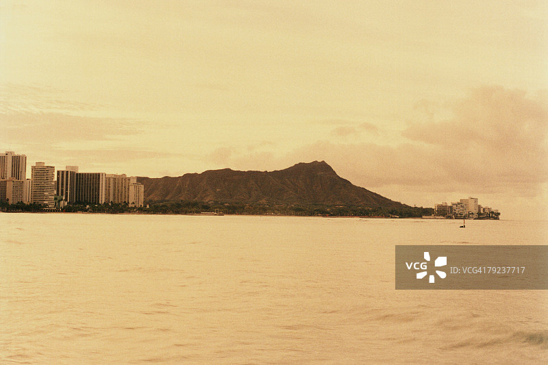 日落时分的钻石头，瓦胡岛，夏威夷，美国图片素材