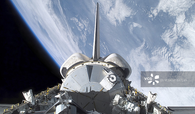 奋进号航天飞机的背景是地球的地平线。图片素材