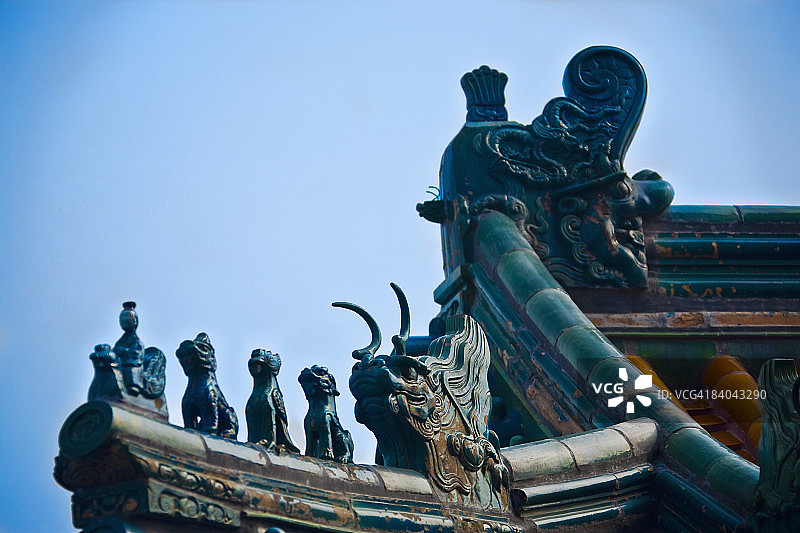 低角度的雕塑上的屋顶，佛香塔，颐和园，北京，中国图片素材