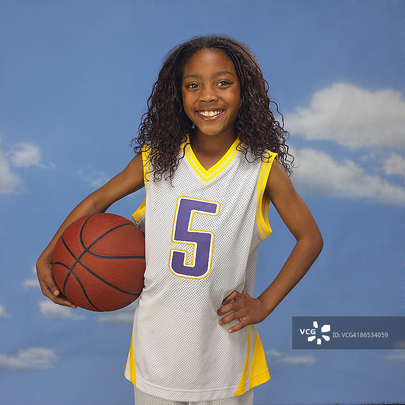 微笑的篮球运动员图片素材