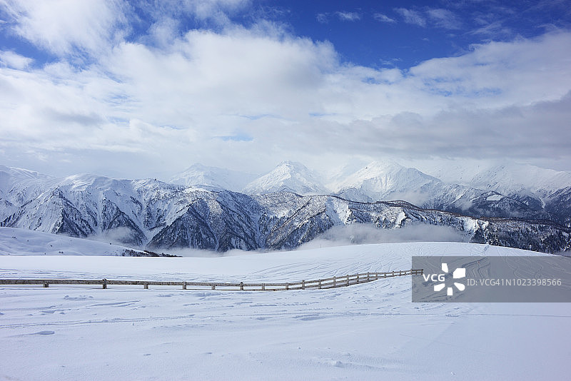 特特努尔迪滑雪场，高加索山脉，格鲁吉亚图片素材