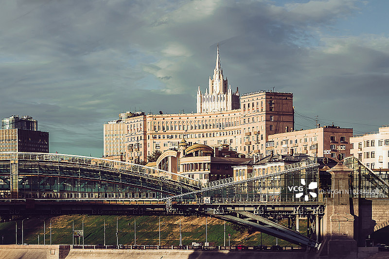 俄罗斯莫斯科市中心的住宅楼图片素材
