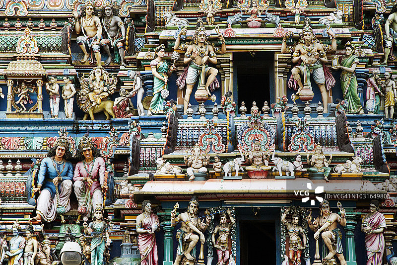 kepaleswarar神庙塔上的神和女神雕像图片素材