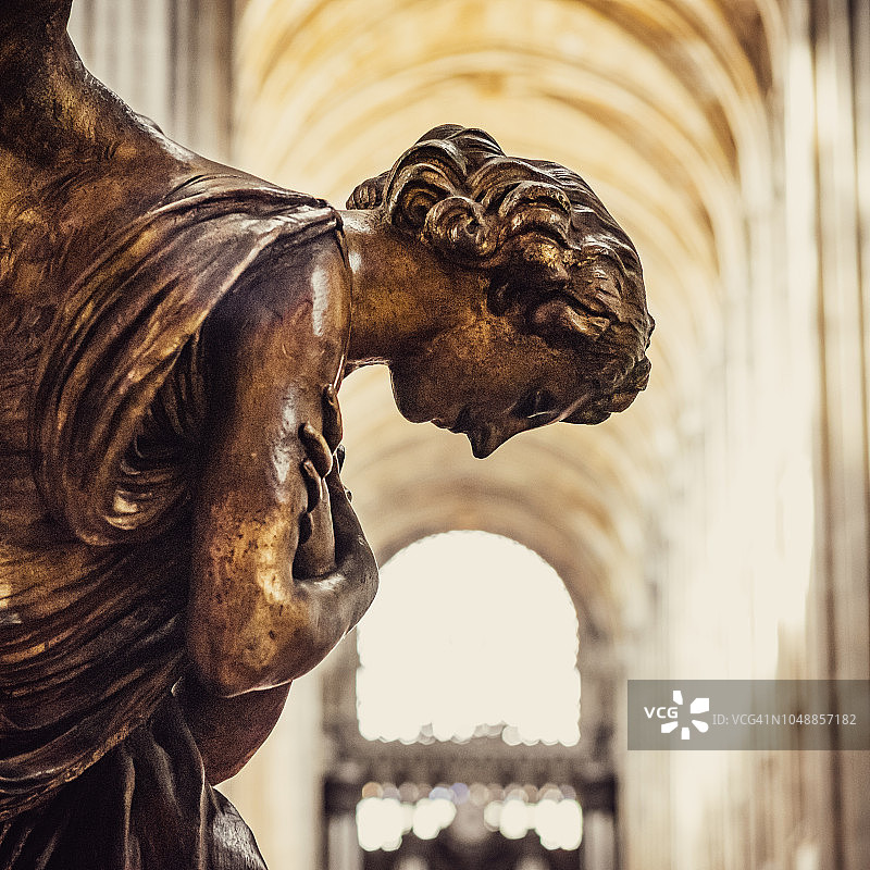 天使雕像在鲁昂大教堂，Cathédrale圣母院鲁昂，诺曼底，法国图片素材