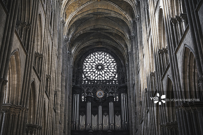 哥特式鲁昂大教堂的不朽管风琴和玫瑰窗，Cathédrale法国诺曼底的鲁昂圣母院图片素材