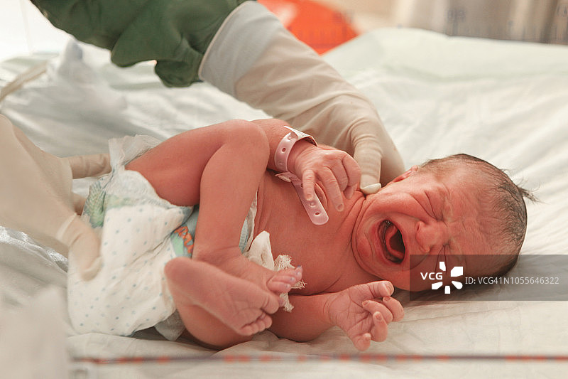 医院里的新生婴儿图片素材