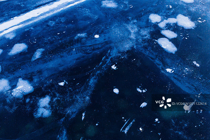 蓝冰纹理。摘要北极冬季背景。图片素材