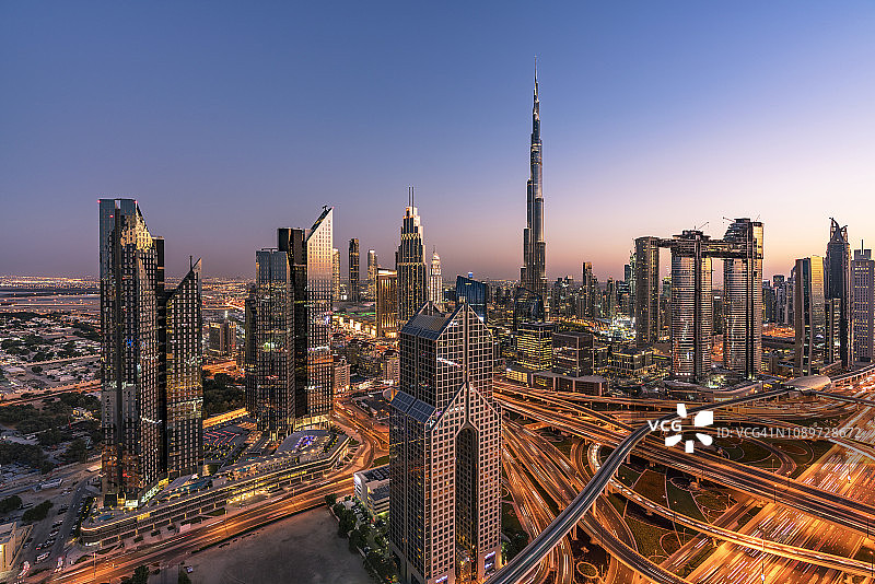 迪拜的城市天际线图片素材