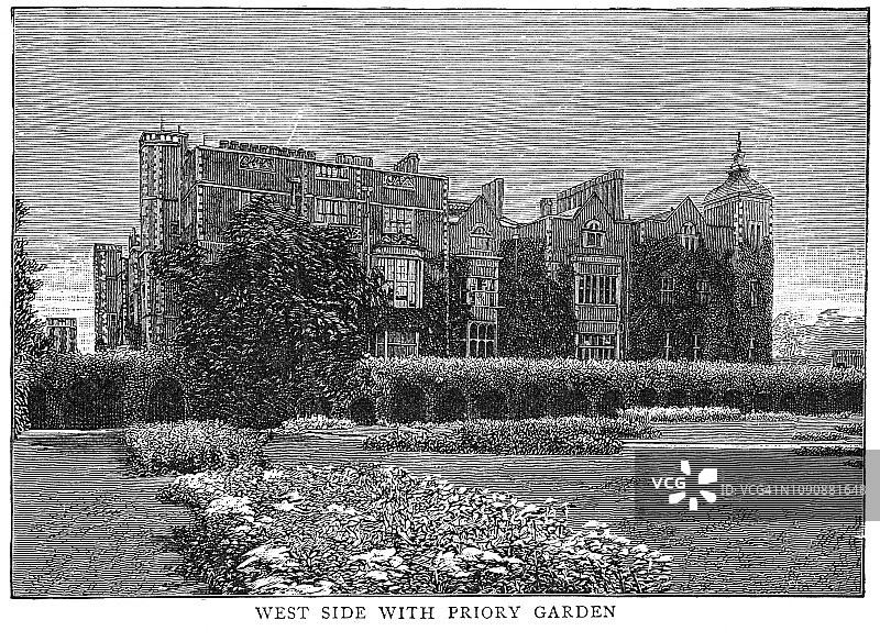 赫特福德郡哈特菲尔德住宅西立面的维多利亚黑白版画，展示了修道院花园;19世纪英国乡村家园地产;19世纪浪漫;1892年英语了图片素材