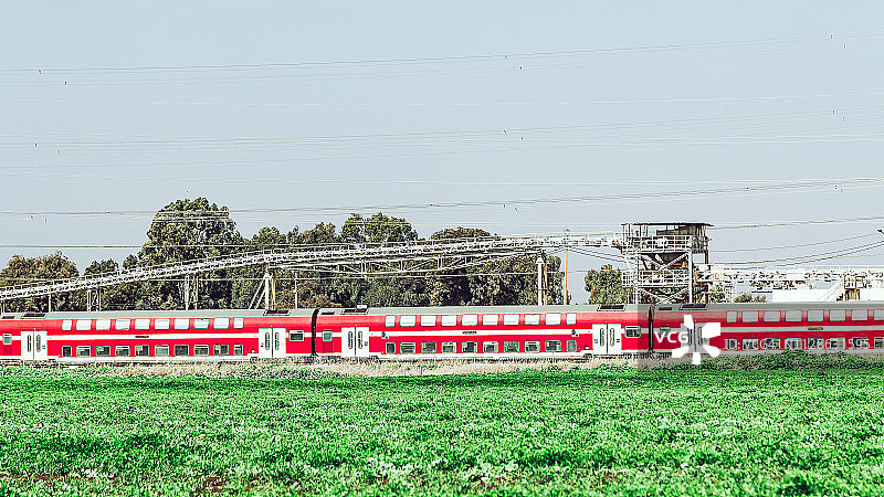 红色的通勤列车图片素材