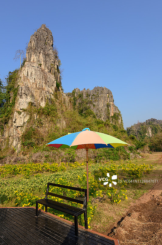 泰国彭世洛Noen Maprang地区的石灰岩山脉旅游景点图片素材