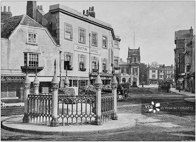英格兰和威尔士的古老黑白照片:泰晤士河上的金斯敦，加冕石和市场广场图片素材