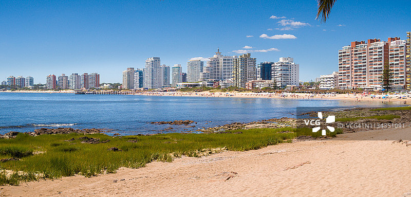 乌拉圭埃斯特角城，海滩，海洋，天际线图片素材