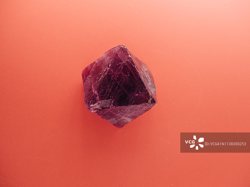 紫色萤石矿物图片素材