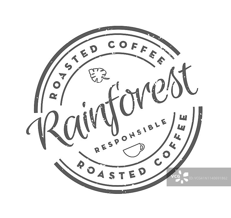 可持续雨林烘焙咖啡圆形标签在咖啡豆上的白色背景图片素材
