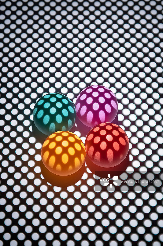 网格光投射彩色球摄影图片素材
