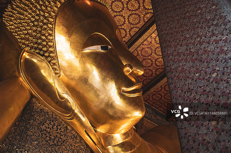 泰国曼谷卧佛寺卧佛的头图片素材