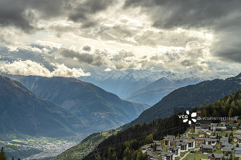 阿尔卑斯山村庄Bettmeralp，瑞士图片素材
