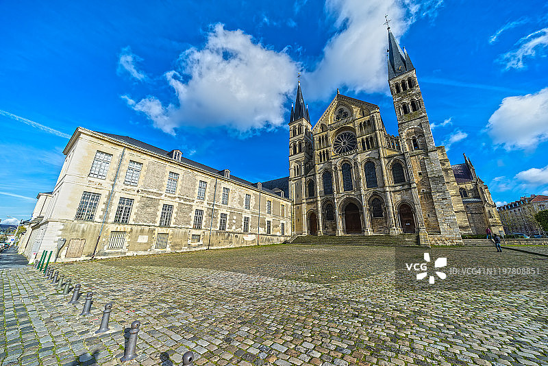 法国兰斯的圣雷米大教堂。图片素材