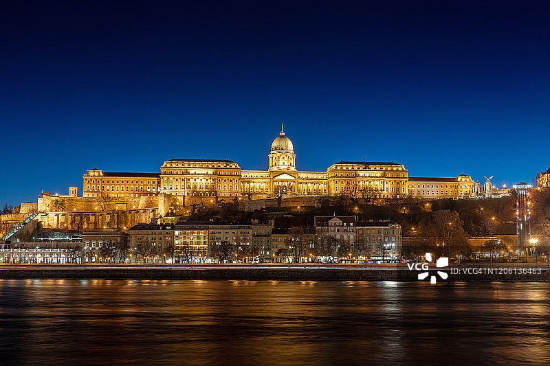 布达佩斯城堡，匈牙利之夜图片素材