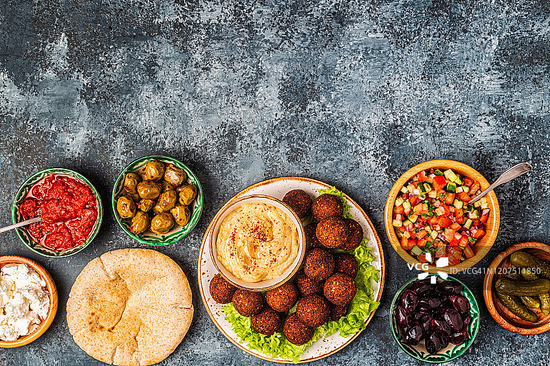 沙拉三明治-以色列和中东的传统菜肴图片素材