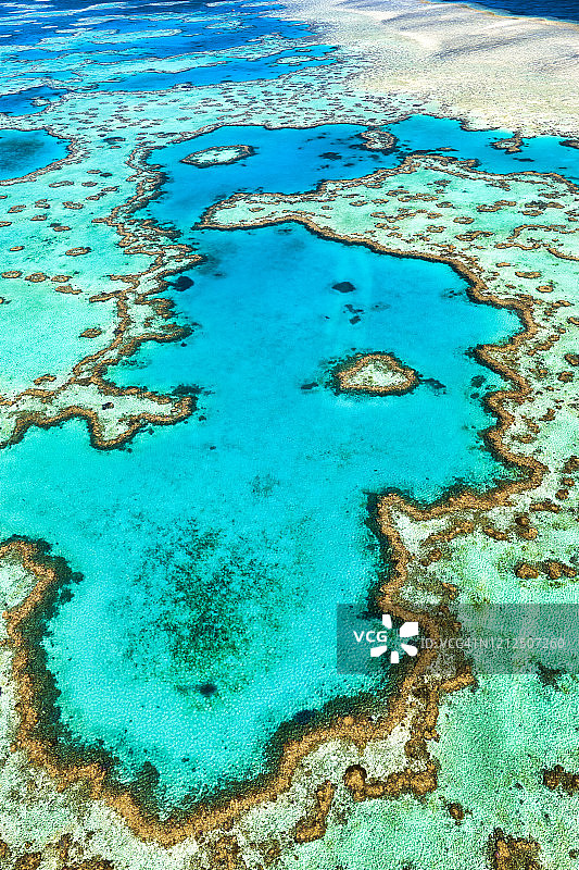 澳大利亚。圣灵降临节。大堡礁。心礁。鸟瞰图图片素材