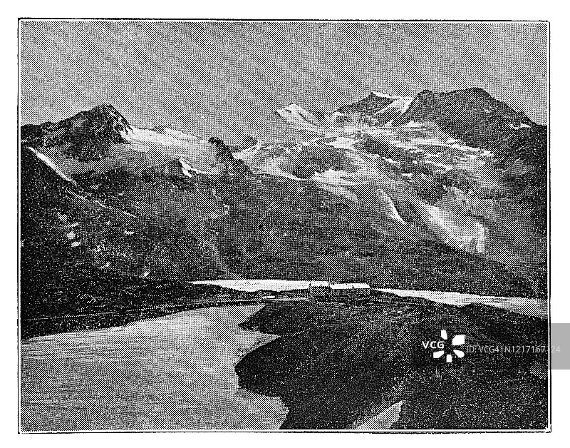 伯尔尼纳山口是阿尔卑斯山伯尔尼纳山脉的一个高山山口，位于瑞士东部Graubünden州图片素材