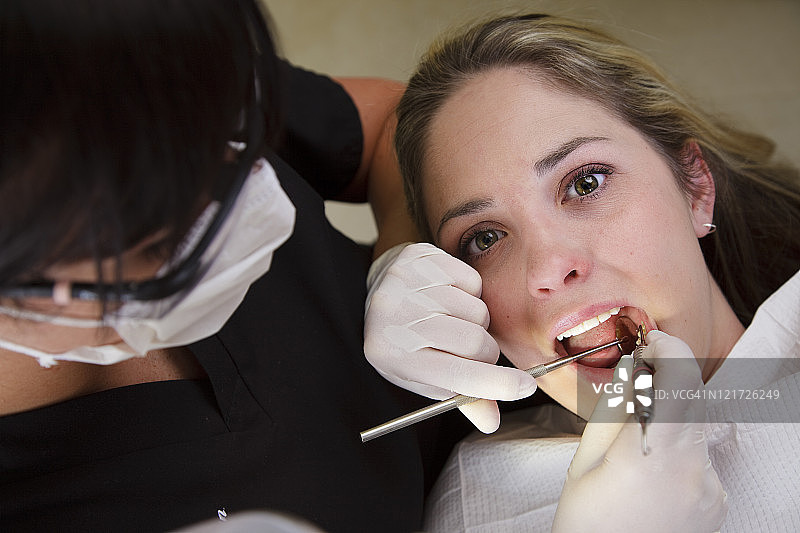 牙科助理员及病人图片素材