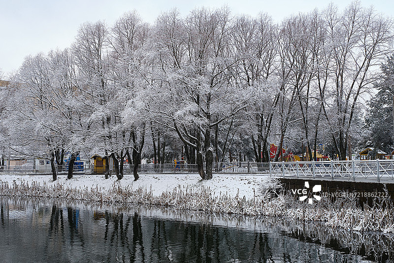 雪在雅罗斯拉夫尔-俄罗斯首都的金环图片素材