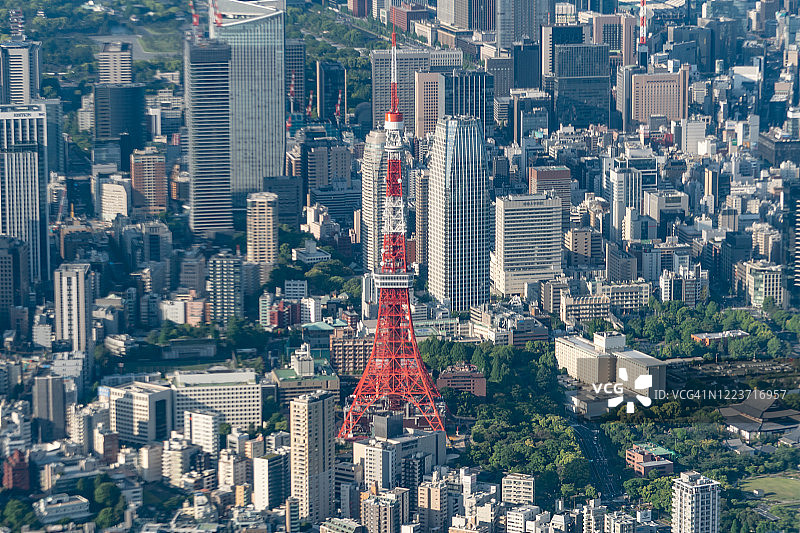 东京塔从飞机上俯瞰日本东京图片素材