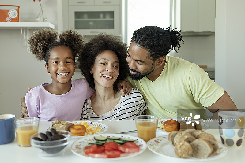 非裔美国人幸福家庭的肖像图片素材