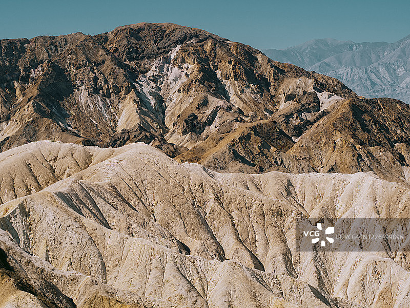 死亡谷中卡布里斯基角的侵蚀景观图片素材