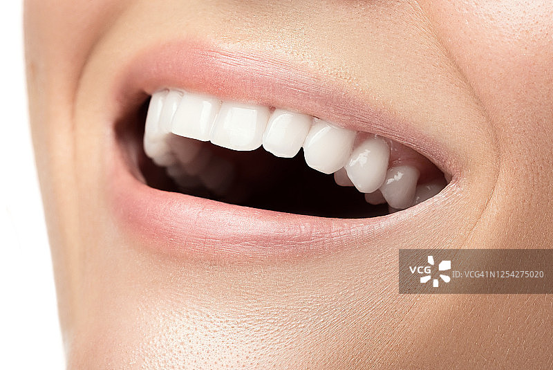 女性的嘴有漂亮的白牙齿图片素材