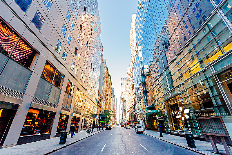 美国纽约曼哈顿中城的街道图片素材