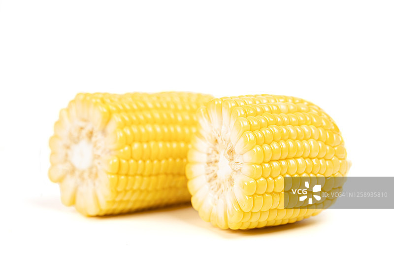白色背景上的玉米图片素材