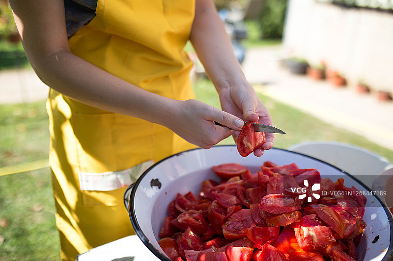 切新鲜的红番茄图片素材