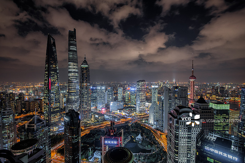 上海浦东陆家嘴迷人的夜景图片素材