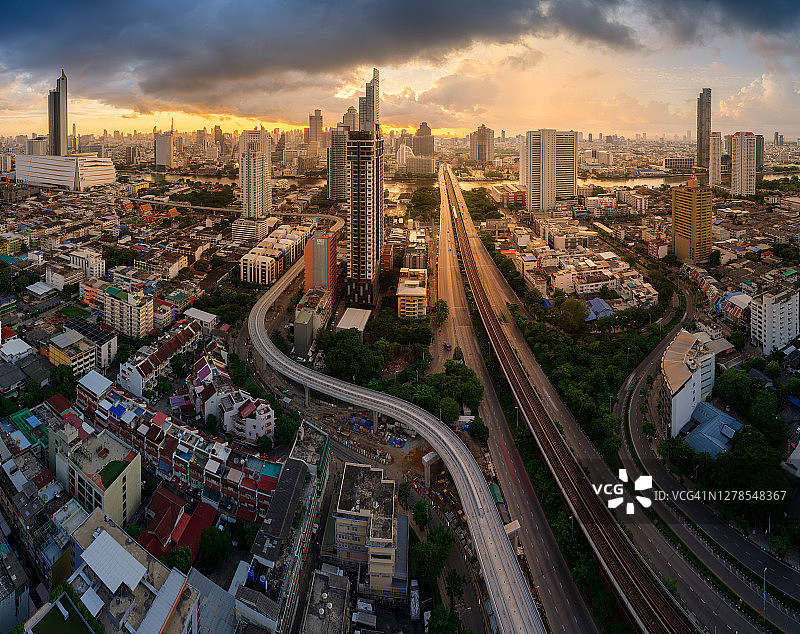 沙吞路三叉戟和曼谷城市景观图片素材