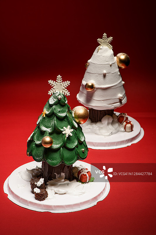 圣诞树形状蛋糕图片素材