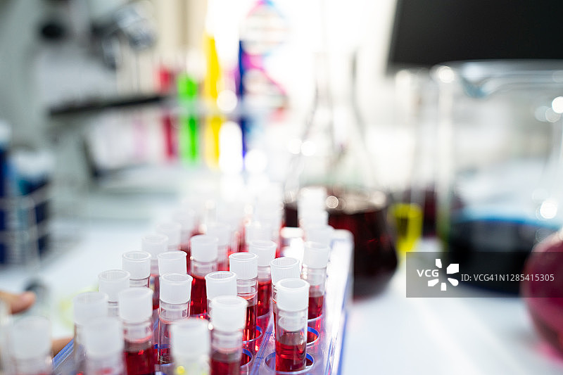 实验室、血液研究冠状病毒的概念图片素材