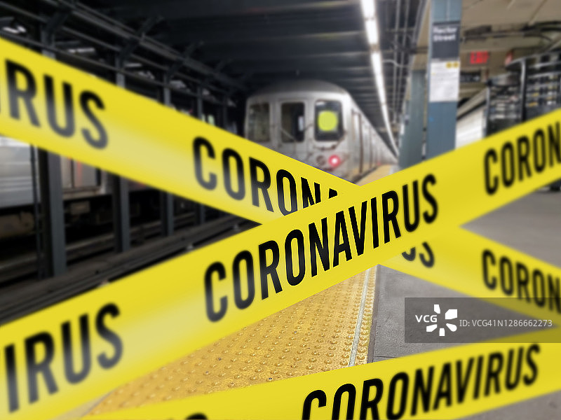 带有冠状病毒警告的地铁列车图片素材