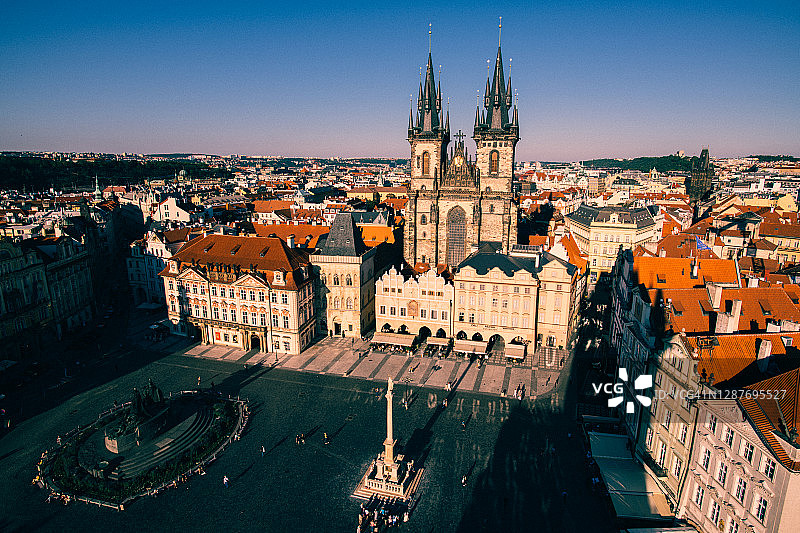 一个高架白天的观点，布拉格老城广场，捷克共和国-库存照片图片素材