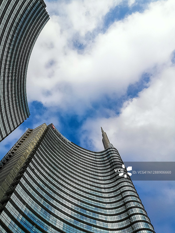 意大利伦巴第米兰金融区的摩天大楼图片素材